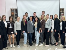 Работа с молодежью Работа с молодежью